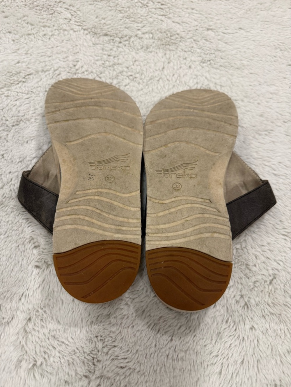 Dansko Cece Black Leather Comfort Thong Sandals Size 39 (US 8.5-9) - Picture 4 of 6